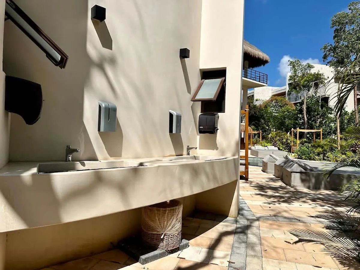 Relaxing Lakeside Retreat Pool, Hot Tub Y Patio Tulum